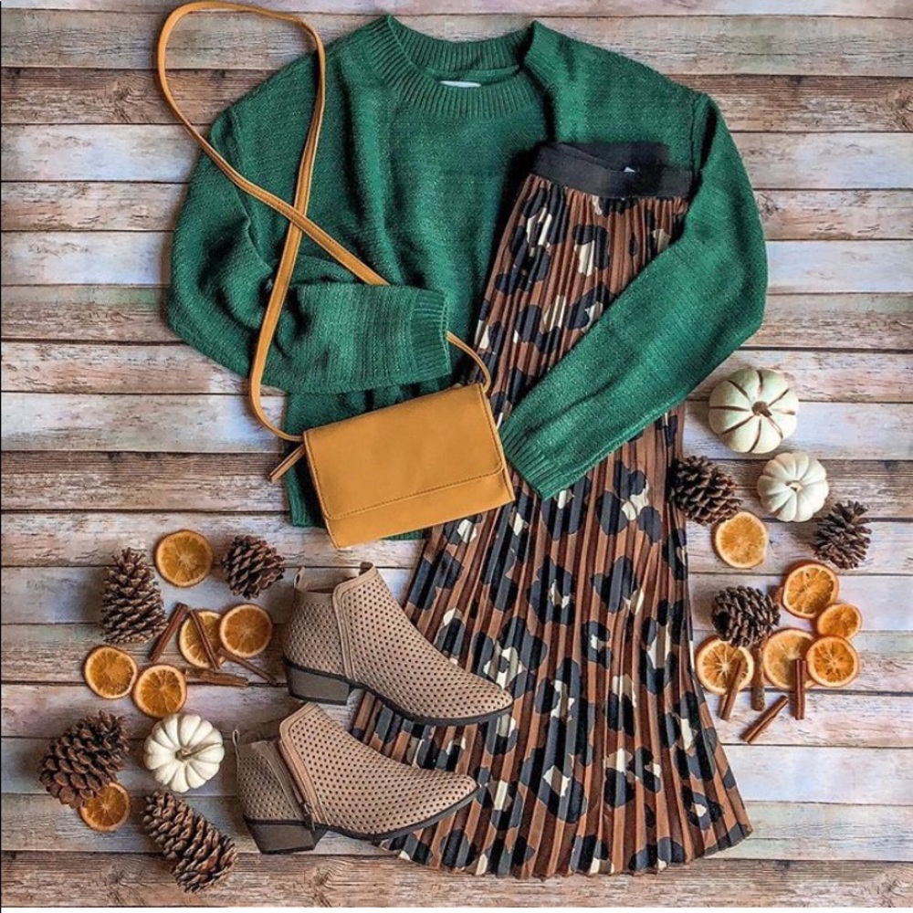 $20 Mystery Box Outfit Sizes XS-4X & Juniors - Picture 6 of 15